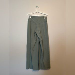 Old Navy Powerchill wide leg pants, size small
